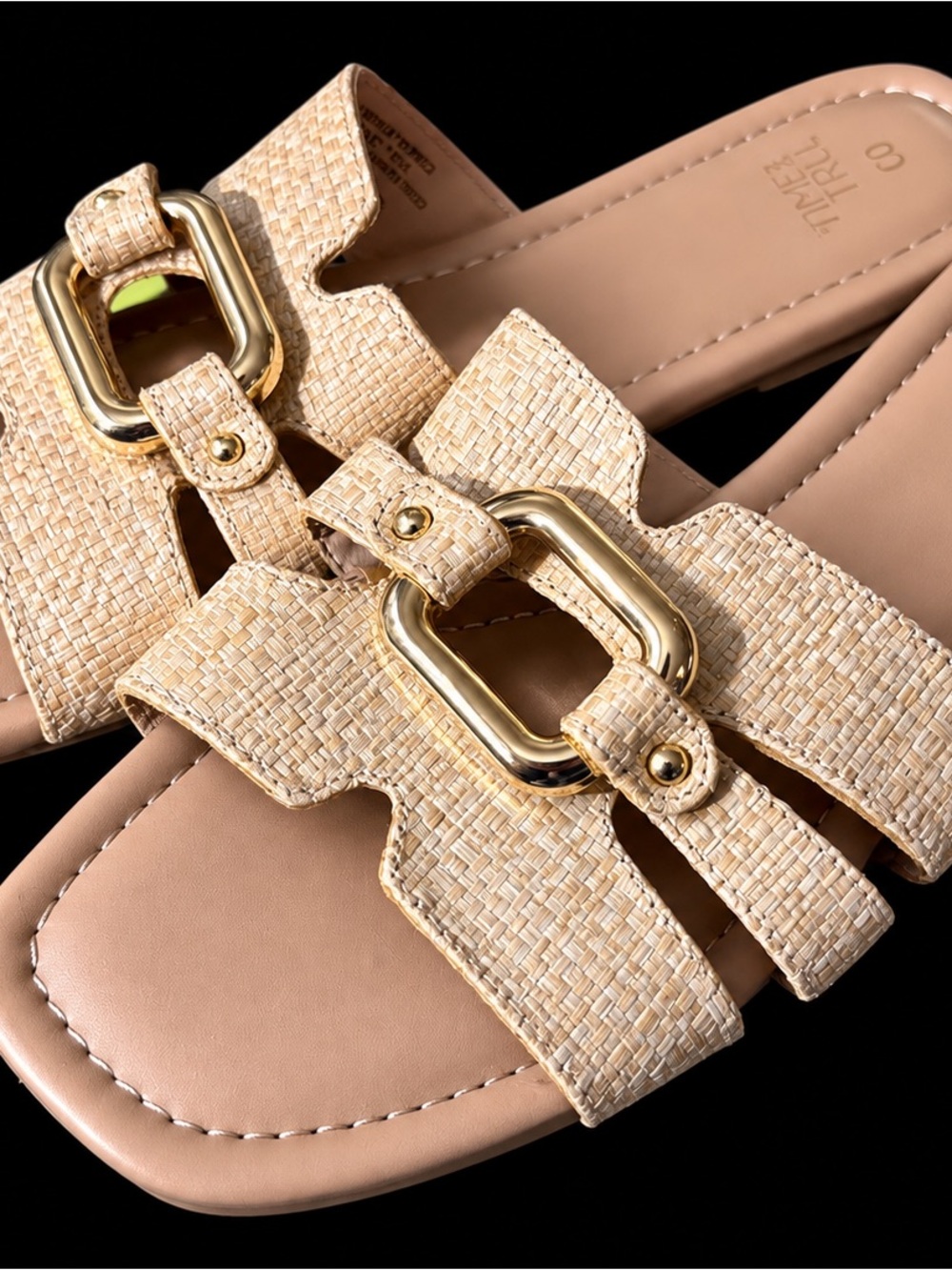 Time and Tru Women’s Beige Woven Slide Sandals with Gold Buckle Size 10